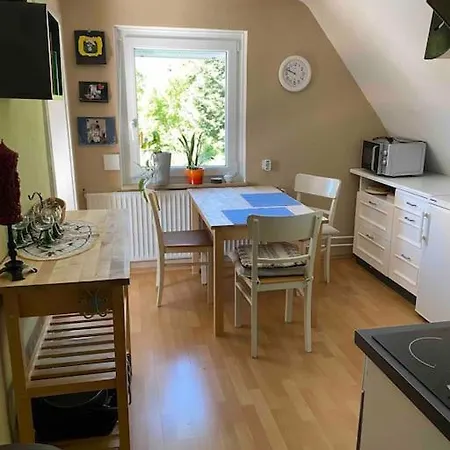 Nice With Garden And Fire Place 아파트