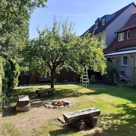 아파트 Nice With Garden And Fire Place *