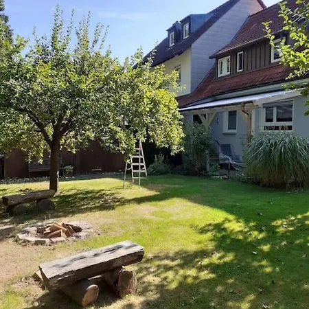 아파트 Nice With Garden And Fire Place *